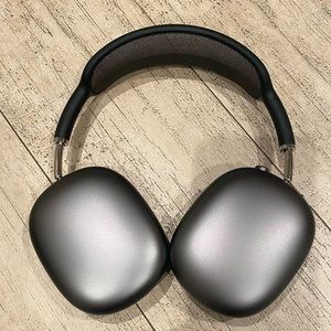 ALMOST LIKE NEW!  AirPods Max